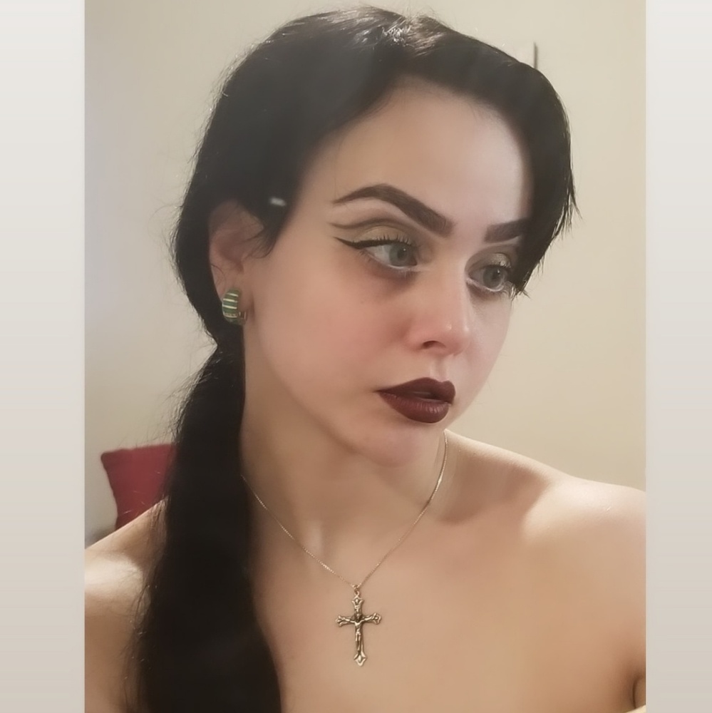 Meet your Posher, Paola